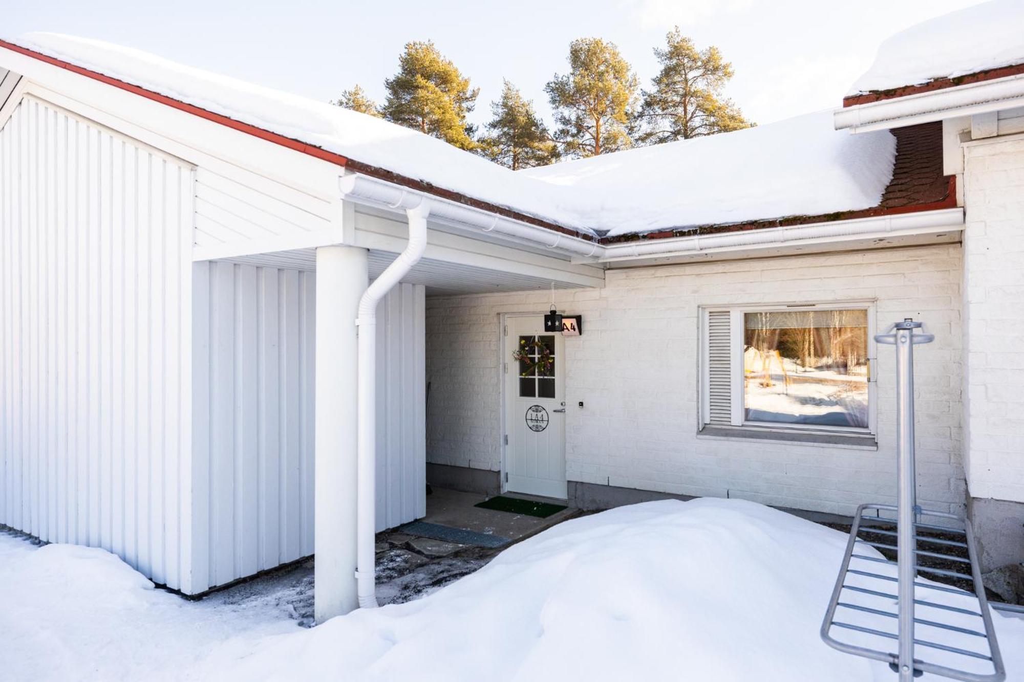Holiday Home, Entire Home 罗瓦涅米 外观 照片